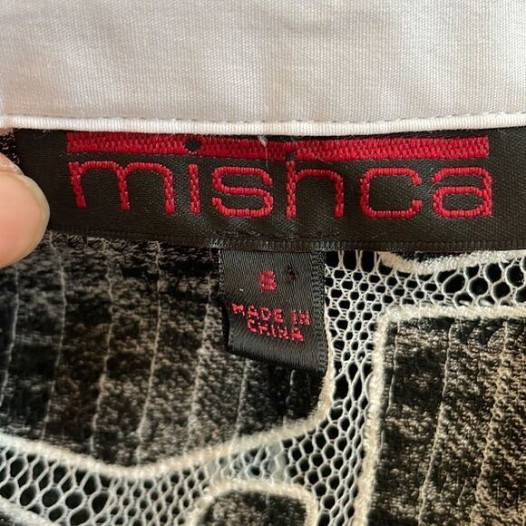 Mishca black & white cotton/polyester long button down shirt with 3/4 sleeves - Picture 9 of 10